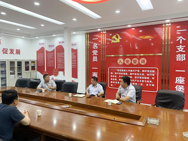 汤阴县副县长李宏杰同志莅临香港天线宝宝资料中心视察指导