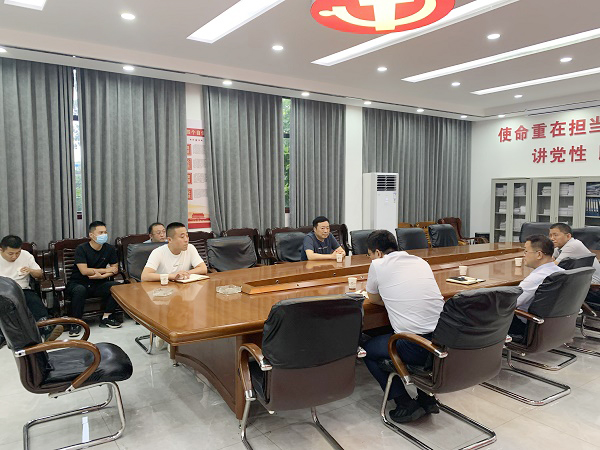 汤阴县副县长李宏杰同志莅临香港天线宝宝资料中心视察指导